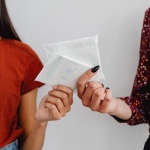 Quando l’ansia incontra il ciclo: perché le mestruazioni possono amplificare le emozioni (e come ritrovare equilibrio)
