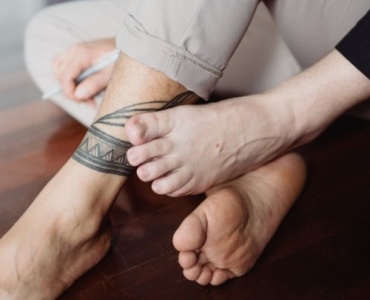 Perché hai sempre i piedi freddi? Cause comuni e soluzioni pratiche