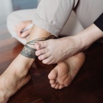 Perché hai sempre i piedi freddi? Cause comuni e soluzioni pratiche