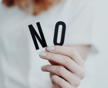 Impara a dire di no senza sensi di colpa: guida pratica per mettere confini con serenità