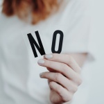 Impara a dire di no senza sensi di colpa: guida pratica per mettere confini con serenità