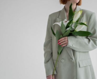 Verde e beige: l’abbinamento chic che illumina ogni outfit