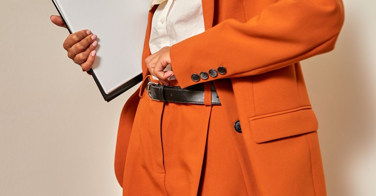 Stile impeccabile in ufficio: idee chic per un look elegante da lavoro