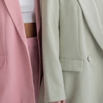 Blazer a Colori: Idee di Outfit per Dare Sprint al Tuo Look (in Ogni Stagione)