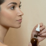 Idratazione Profonda: Il Siero Viso che Trasforma la Tua Pelle Ogni Giorno