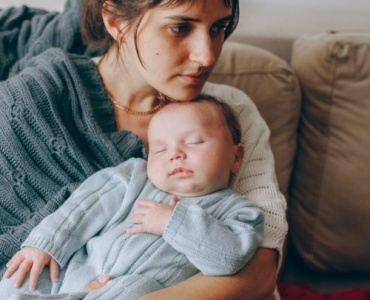 Baby blues dopo il parto: sintomi, durata e quando chiedere aiuto