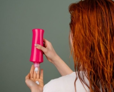 Il segreto dei capelli da salone: il trattamento pre-lavaggio che trasforma la tua chioma