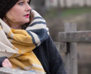 Foulard da Donna: 10 Idee di Outfit Chic per Trasformare Ogni Look