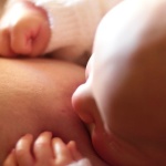 Capezzoli doloranti durante l’allattamento? Cause, rimedi rapidi e trucchi per allattare senza soffrire