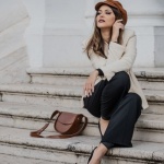Sobria Eleganza: Idee di Outfit Raffinati per Ogni Occasione